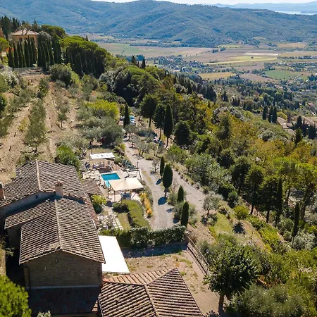 Villa Sprawling With Swimming Pool In Tuscany