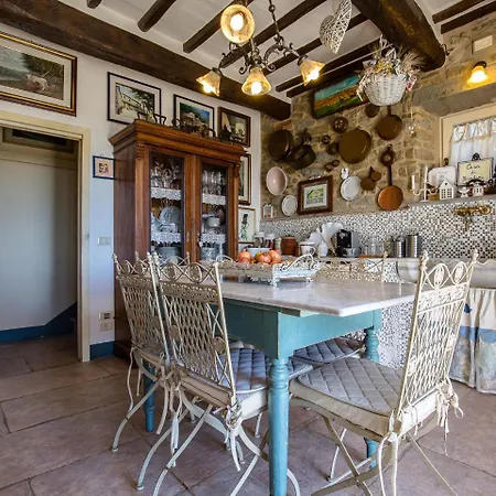 Villa Sprawling With Swimming Pool In Tuscany Cortona