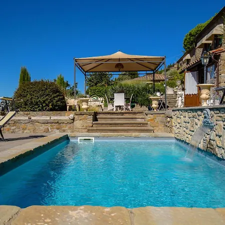 Villa Sprawling With Swimming Pool In Tuscany